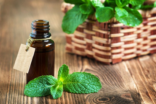 Peppermint Oil | Essential Oil For Psoriasis: Try These Scents | natural oils