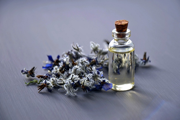 Lavender Oil | Best Essential Oils For Eczema Treatment | essential oils for eczema